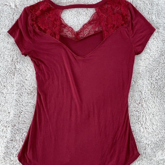Flowy lace tee - Picture 2 of 3
